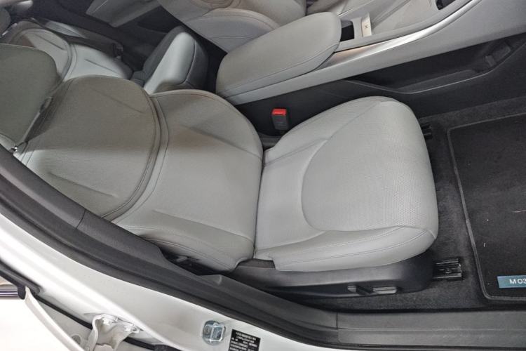 Used XPeng MONA M03 2025 600 with Ultra-Long Range Max Right Front Seat