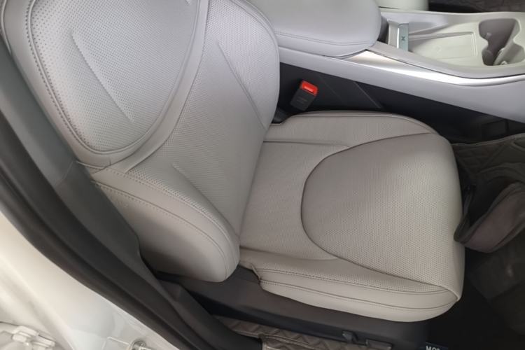 Used XPeng MONA M03 2025 600 with Ultra-Long Range Max Right Front Seat