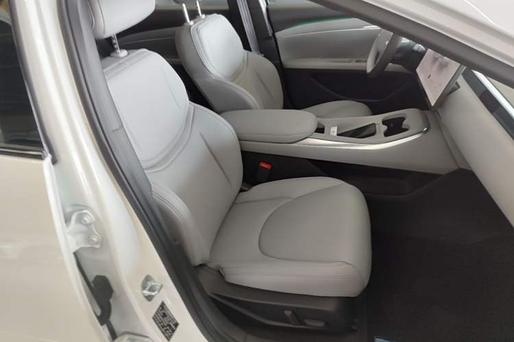 Used XPeng MONA M03 2025 515 Long-Range Plus Right Front Seat