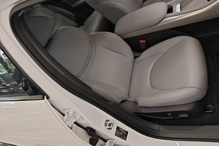 Used XPeng MONA M03 2025 600 with Ultra-Long Range Max Right Front Seat