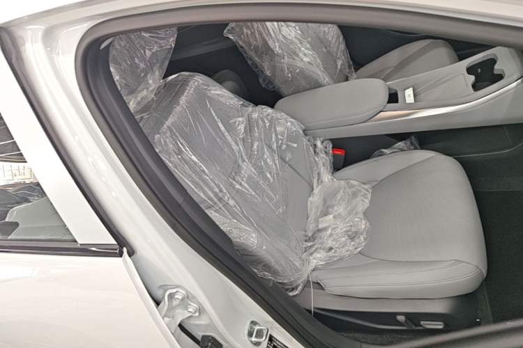 Used XPeng MONA M03 2025 515 Long-Range Plus Right Front Seat