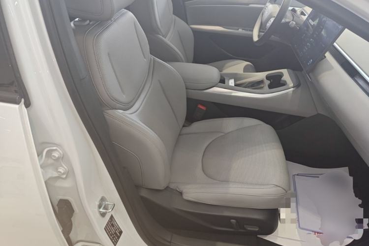 Used XPeng MONA M03 2025 600 with Ultra-Long Range Max Right Front Seat