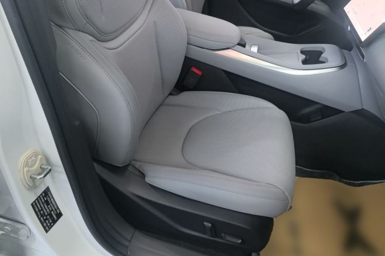 Used XPeng MONA M03 2025 600 with Ultra-Long Range Max Right Front Seat