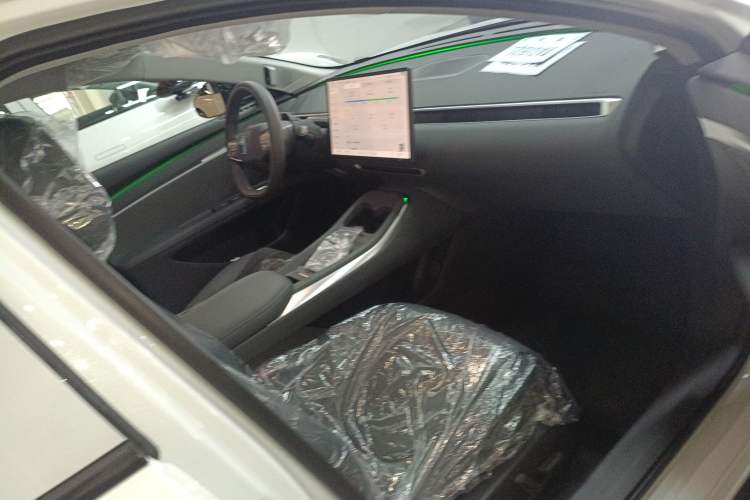 Used XPeng MONA M03 2025 502 Long-Range Max Right Front Seat