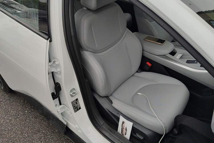 Used XPeng MONA M03 2025 600 with Ultra-Long Range Max Right Front Seat