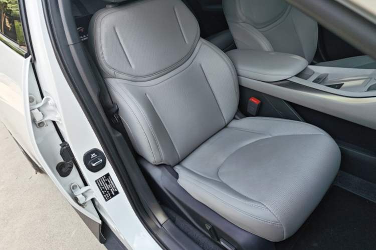 Used XPeng MONA M03 2025 600 with Ultra-Long Range Max Right Front Seat