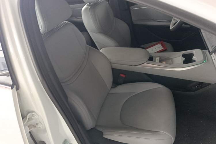 Used XPeng MONA M03 2025 600 with Ultra-Long Range Max Right Front Seat