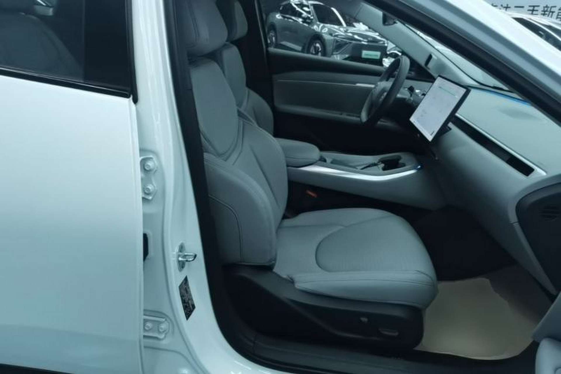 Used XPeng MONA M03 2025 600 with Ultra-Long Range Max Right Front Seat