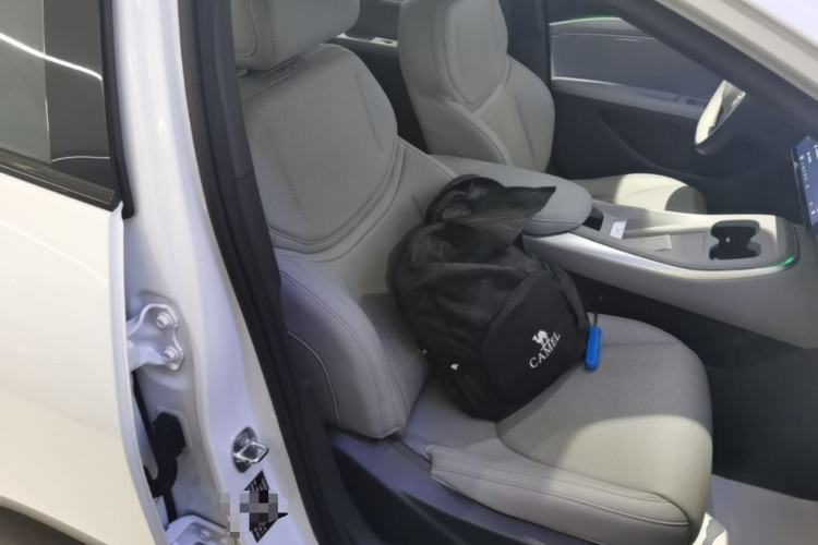 Used XPeng MONA M03 2025 600 with Ultra-Long Range Max Right Front Seat