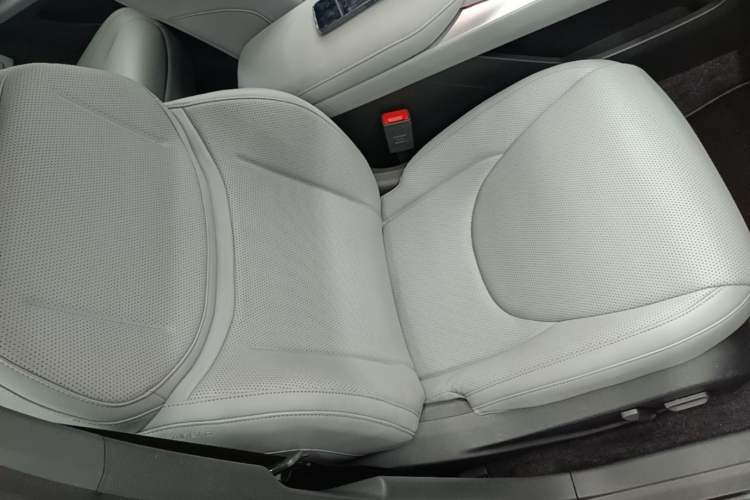 Used XPeng MONA M03 2025 600 with Ultra-Long Range Max Right Front Seat