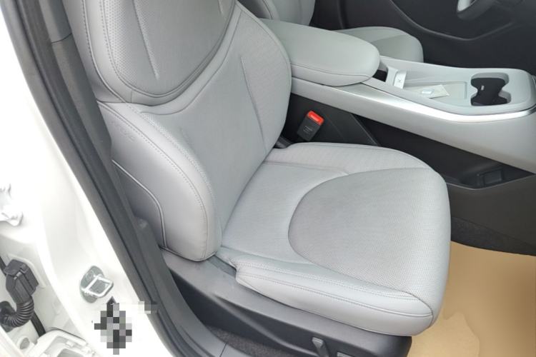 Used XPeng MONA M03 2025 600 with Ultra-Long Range Max Right Front Seat
