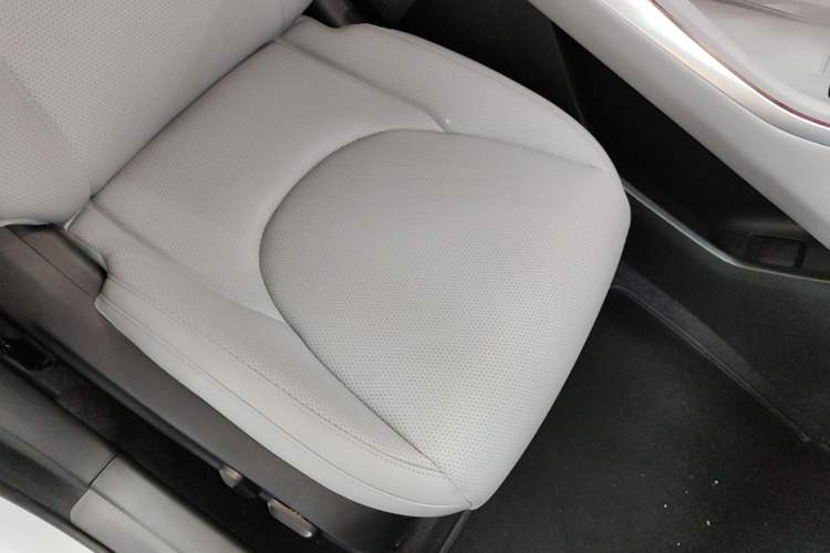 Used XPeng MONA M03 2025 600 with Ultra-Long Range Max Right Front Seat
