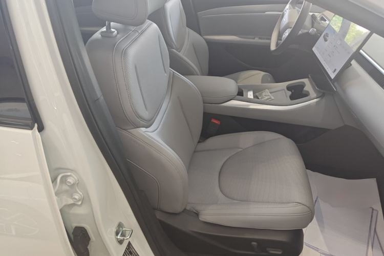 Used XPeng MONA M03 2025 600 with Ultra-Long Range Max Right Front Seat