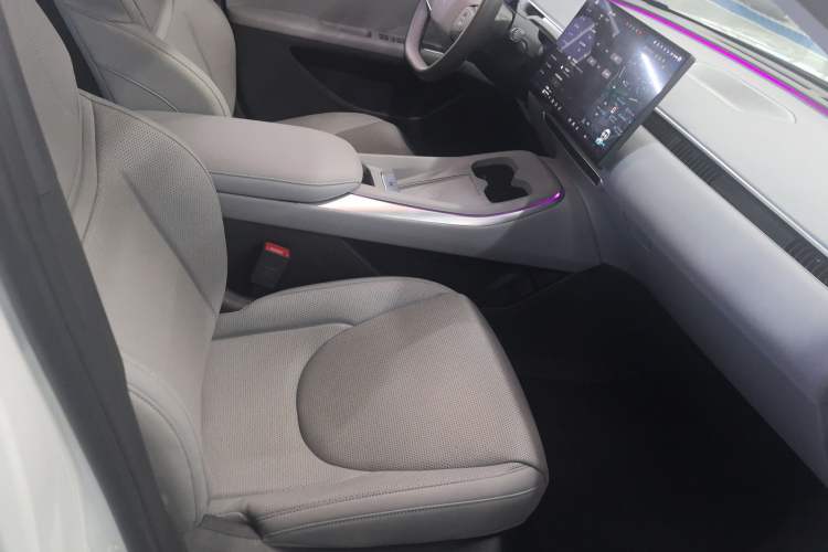 Used XPeng MONA M03 2025 600 with Ultra-Long Range Max Right Front Seat