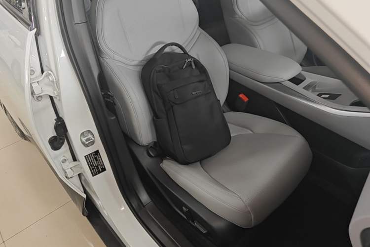 Used XPeng MONA M03 2025 600 with Ultra-Long Range Max Right Front Seat