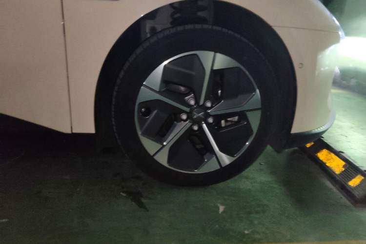 Used XPeng MONA M03 2025 620 Ultra-Long Range Plus Right Front Wheel Hub