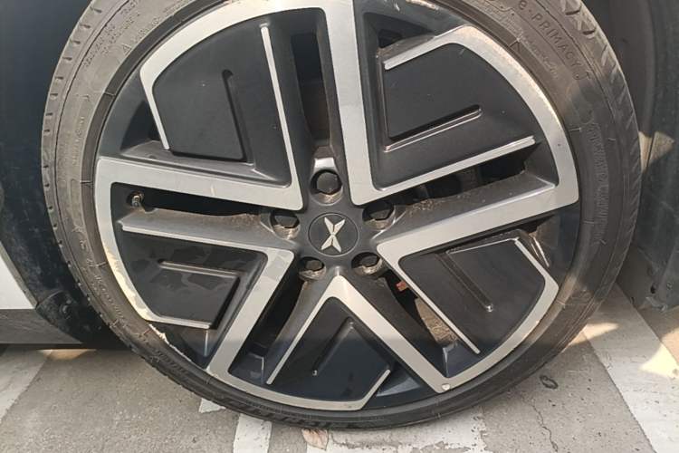 Used XPeng MONA M03 2025 600 with Ultra-Long Range Max Right Front Wheel Hub