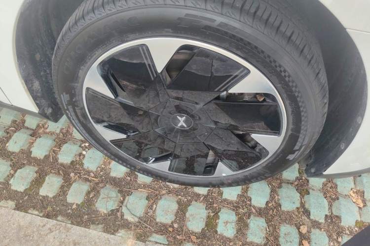 Used XPeng MONA M03 2025 600 with Ultra-Long Range Max Right Front Wheel Hub