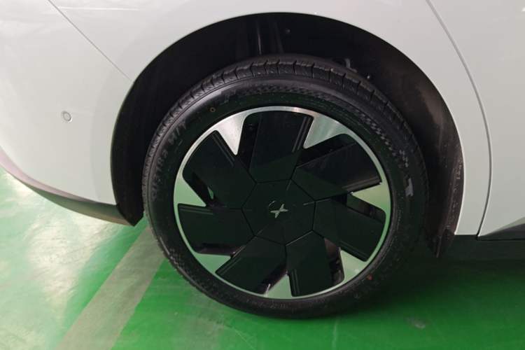 Used XPeng MONA M03 2025 600 with Ultra-Long Range Max Right Rear Wheel Hub