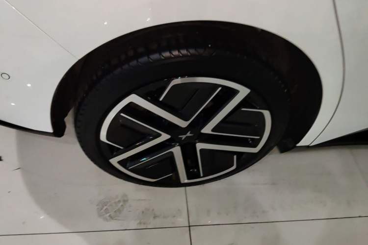 Used XPeng MONA M03 2025 600 with Ultra-Long Range Max Right Rear Wheel Hub