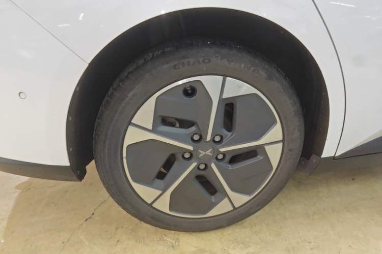 Used XPeng MONA M03 2025 620 Ultra-Long Range Plus Right Rear Wheel Hub