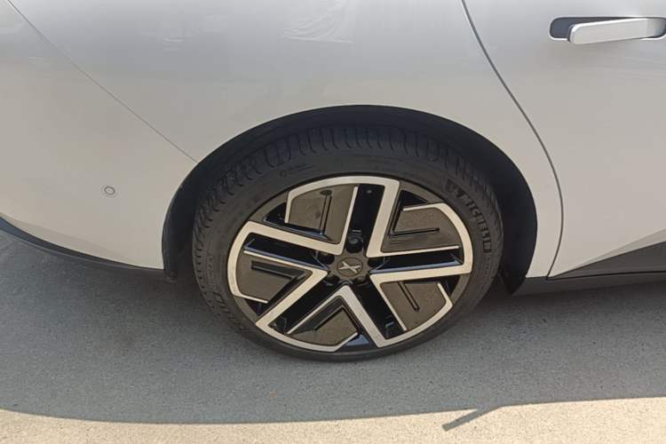 Used XPeng MONA M03 2025 600 with Ultra-Long Range Max Right Rear Wheel Hub