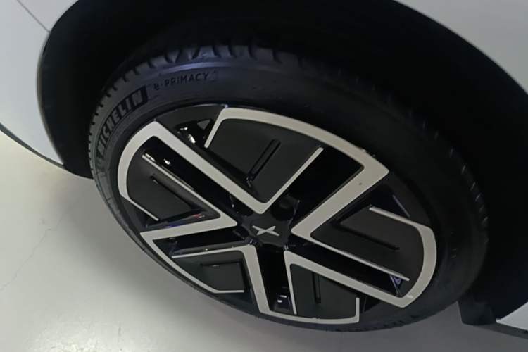 Used XPeng MONA M03 2025 600 with Ultra-Long Range Max Right Rear Wheel Hub