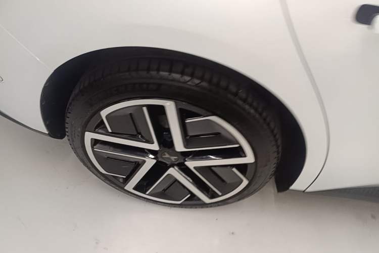 Used XPeng MONA M03 2025 600 with Ultra-Long Range Max Right Rear Wheel Hub