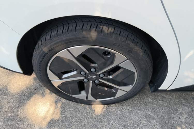 Used XPeng MONA M03 2025 620 Ultra-Long Range Plus Right Rear Wheel Hub