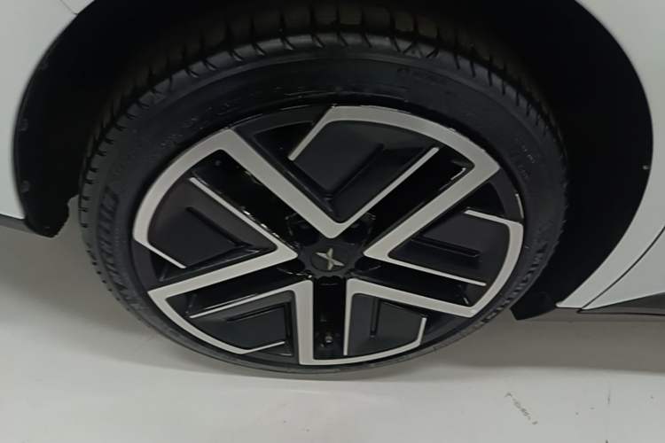 Used XPeng MONA M03 2025 600 with Ultra-Long Range Max Right Rear Wheel Hub