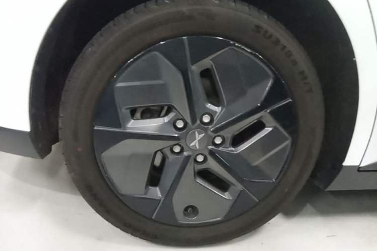 Used XPeng MONA M03 2025 620 Ultra-Long Range Plus Right Rear Wheel Hub