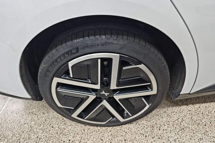 Used XPeng MONA M03 2025 600 with Ultra-Long Range Max Right Rear Wheel Hub