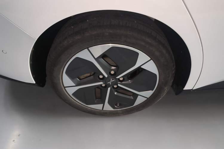 Used XPeng MONA M03 2025 620 Ultra-Long Range Plus Right Rear Wheel Hub