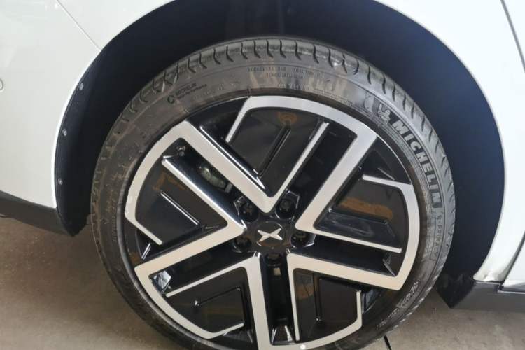 Used XPeng MONA M03 2025 600 with Ultra-Long Range Max Right Rear Wheel Hub