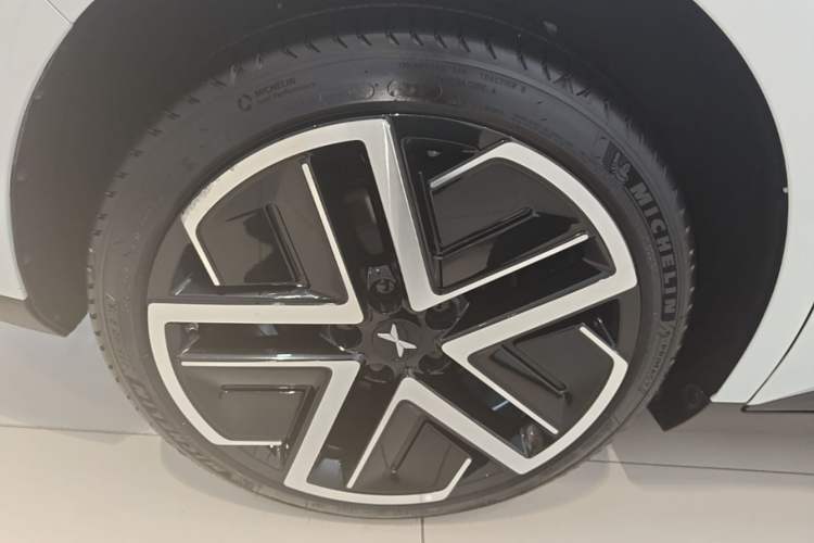 Used XPeng MONA M03 2025 600 with Ultra-Long Range Max Right Rear Wheel Hub