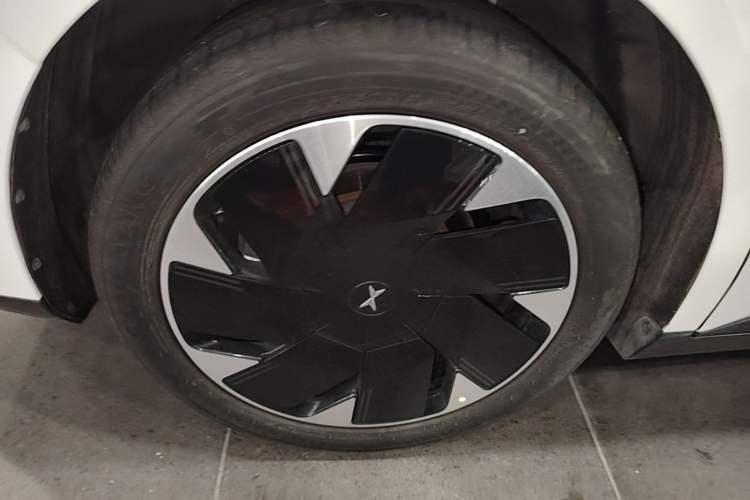 Used XPeng MONA M03 2025 600 with Ultra-Long Range Max Right Rear Wheel Hub