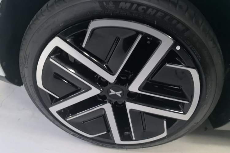 Used XPeng MONA M03 2025 600 with Ultra-Long Range Max Right Rear Wheel Hub
