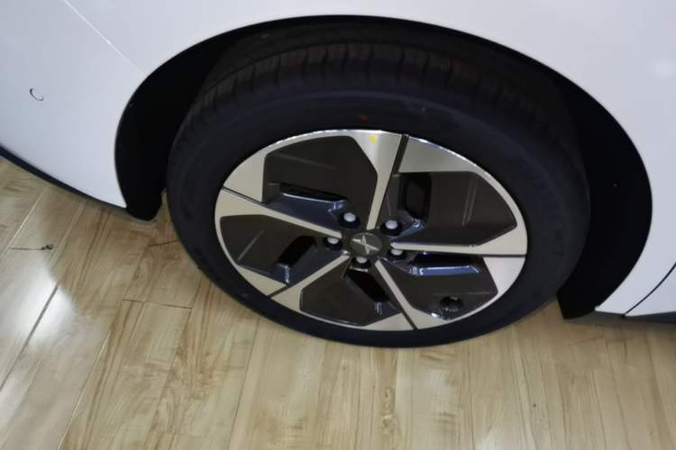 Used XPeng MONA M03 2025 515 Long-Range Plus Right Rear Wheel Hub