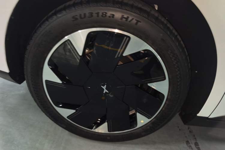 Used XPeng MONA M03 2025 600 with Ultra-Long Range Max Right Rear Wheel Hub
