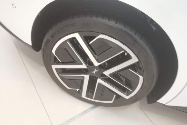 Used XPeng MONA M03 2025 600 with Ultra-Long Range Max Right Rear Wheel Hub