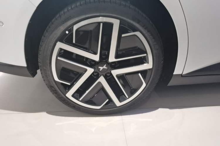 Used XPeng MONA M03 2025 600 with Ultra-Long Range Max Right Rear Wheel Hub