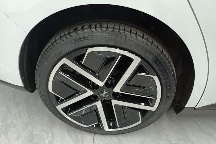 Used XPeng MONA M03 2025 600 with Ultra-Long Range Max Right Rear Wheel Hub