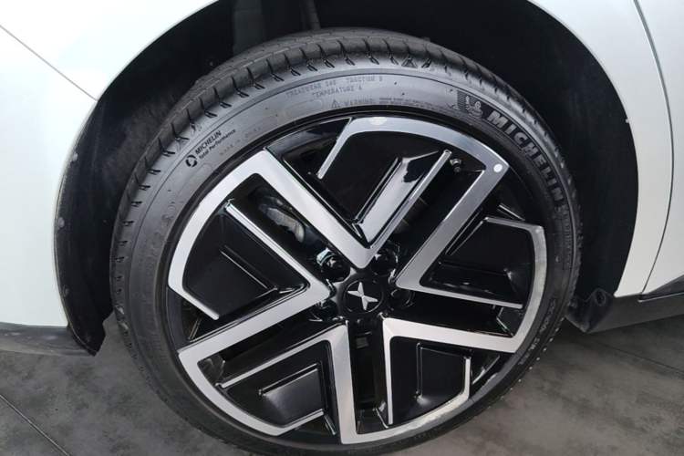 Used XPeng MONA M03 2025 600 with Ultra-Long Range Max Right Rear Wheel Hub