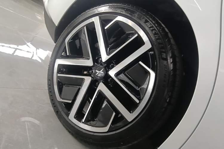 Used XPeng MONA M03 2025 600 with Ultra-Long Range Max Right Rear Wheel Hub