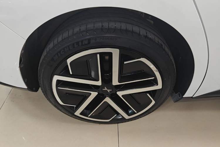 Used XPeng MONA M03 2025 600 with Ultra-Long Range Max Right Rear Wheel Hub