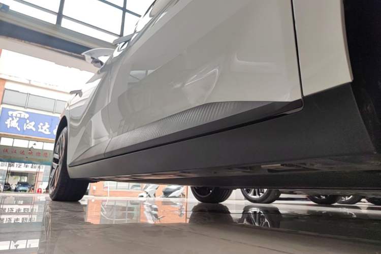 Used XPeng MONA M03 2025 600 with Ultra-Long Range Max Right Side Sill