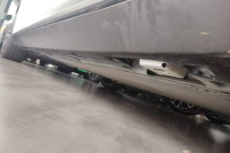 Used XPeng MONA M03 2025 600 with Ultra-Long Range Max Right Side Sill