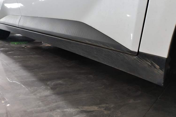 Used XPeng MONA M03 2025 600 with Ultra-Long Range Max Right Side Sill