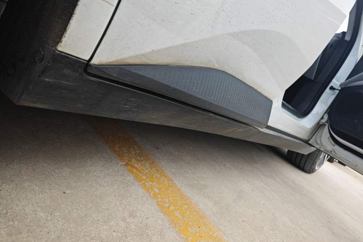 Used XPeng MONA M03 2025 600 with Ultra-Long Range Max Right Side Sill