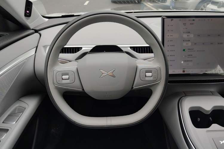 Used XPeng MONA M03 2025 600 with Ultra-Long Range Max Steering Wheel